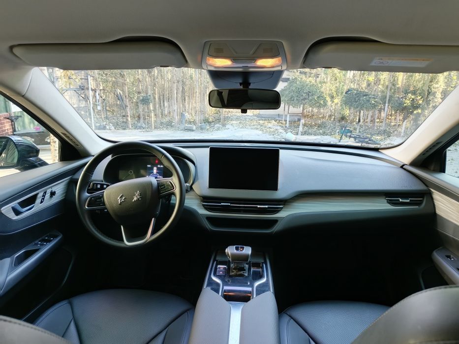 Hongqi eq m5 sotiladi!!!