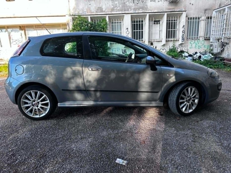 Fiat Punto 1.3 дизел Multijet Evo 95 к.с 2010 година