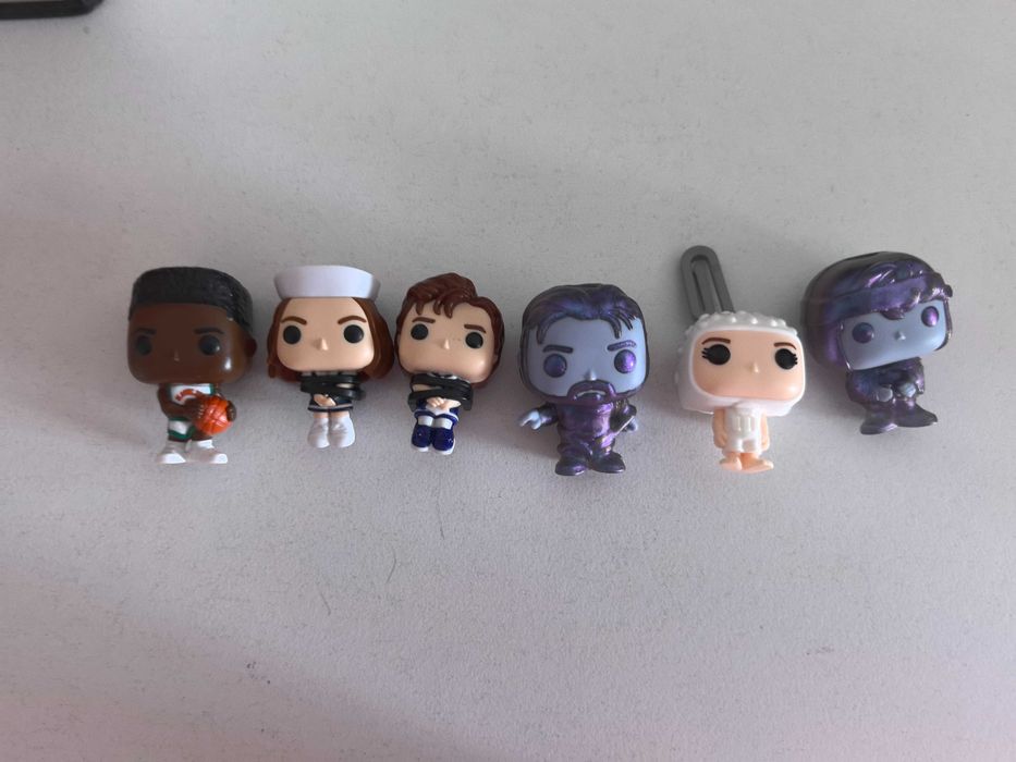 Фигурки очень странные дела kinder joy