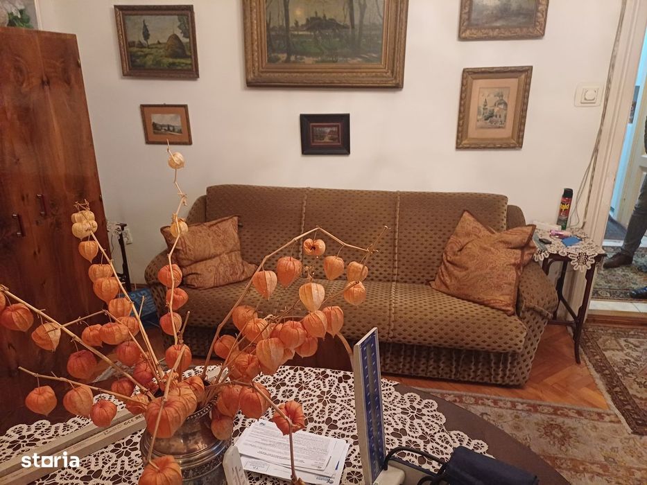 Vand apartament 2 camere in Centru