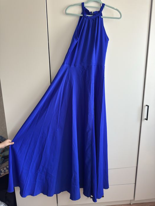 Продам платья новые