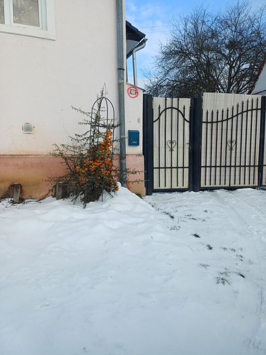 Casa la tara cu teren 2000 mp, intravilan – Vecerd, jud. Sibiu