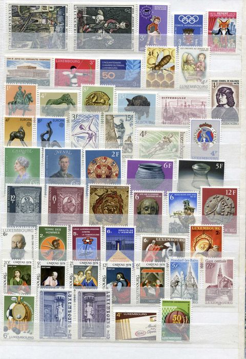 Албум SG A4 с 450 чисти марки (MNH) Сан Марино, Люксембург, Лихтенщайн