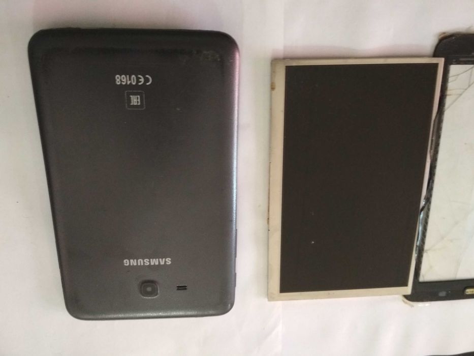 Продам Планшет на запчасти Samsung Gelaxy Tab 4.