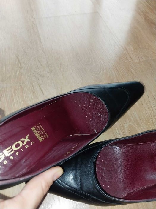 pantofi marca GEOX - piele naturala, nr 41, toc 8cm, 70lei