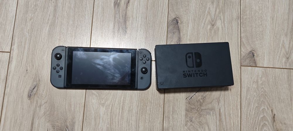Продаю Nintendo switch