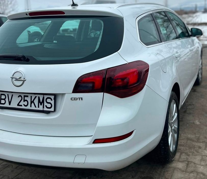 Opel Astra J-2012