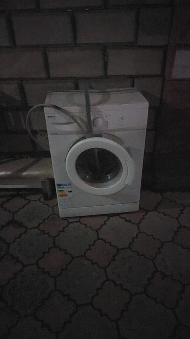 Стиральная машина  и холодильник