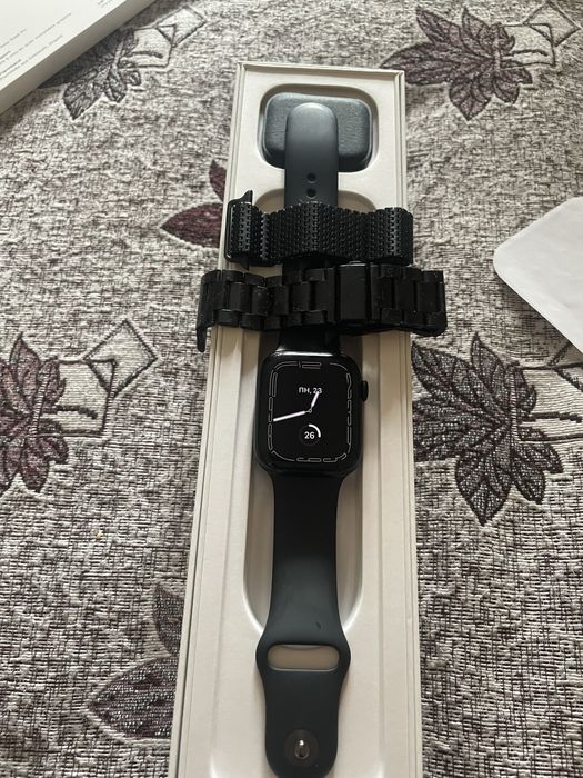 Apple watch series 8 alluminium.