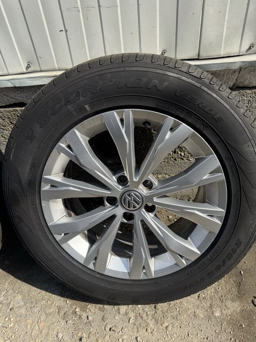 Jante Gama Wolksvagen R17 5NA601025 Et 40 cu anvelope de vara 215/65/17 Pirelli Scorpion Dot 2024 rulate maxim 1000 km rulate
