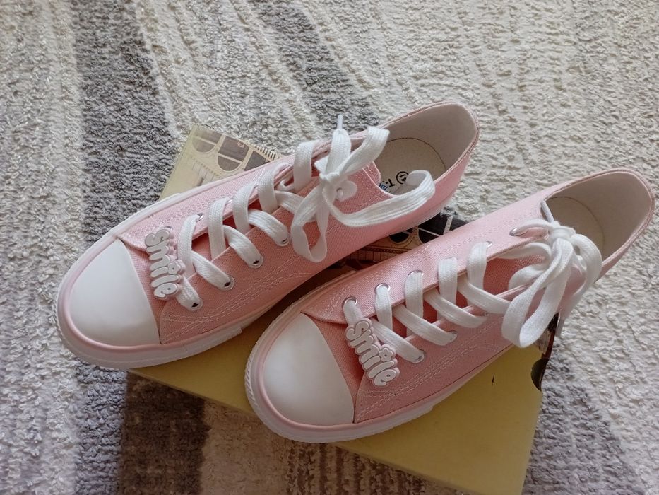 Продам кеды совершенно новые