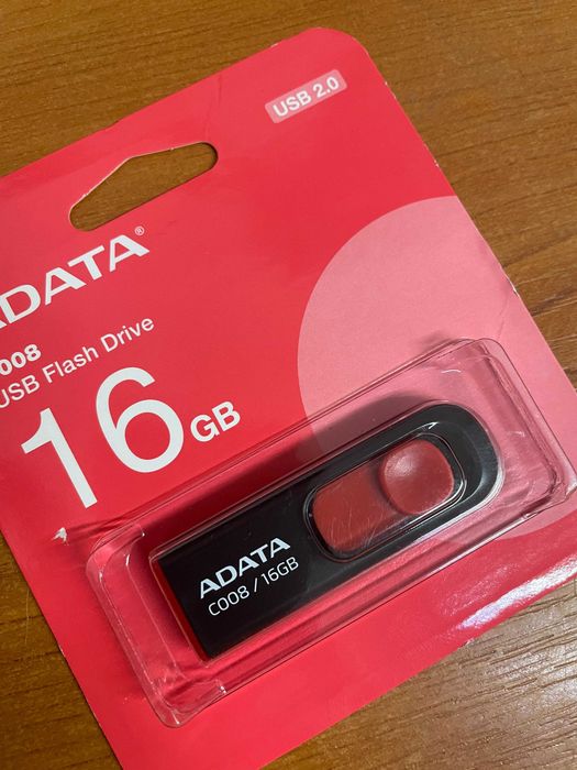 Stick boot ( pentru instalare ) windows 11 + programe, ADATA 16 Gb nou