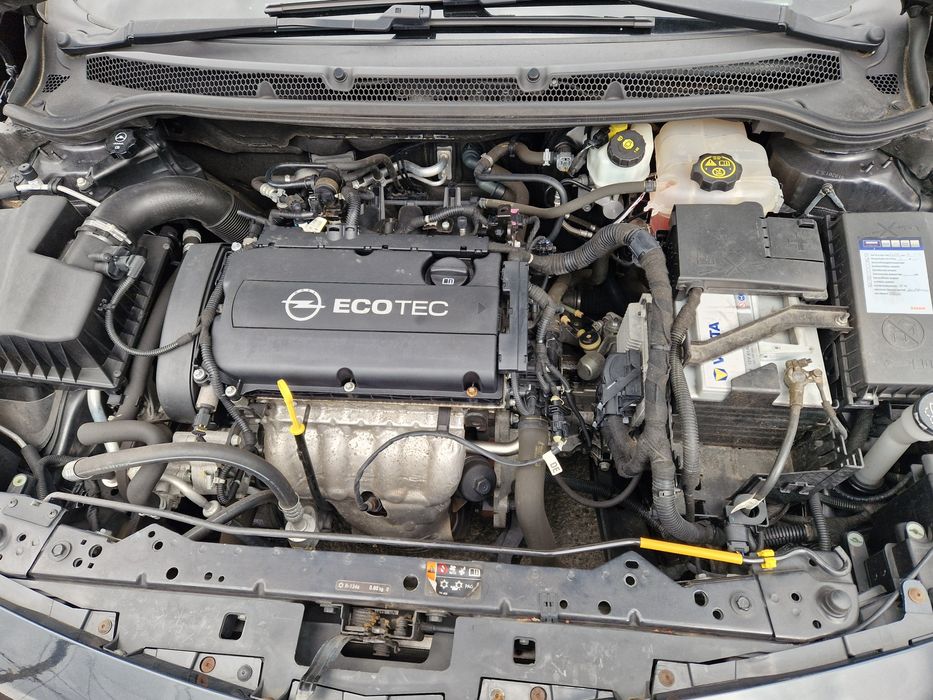 Opel Astra J 1,6i benzina aspirat euro 6