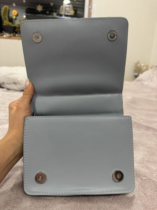 Малка дамска чантичка