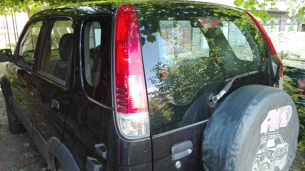 Продавам Дайхацу териос 1.3 само на Части