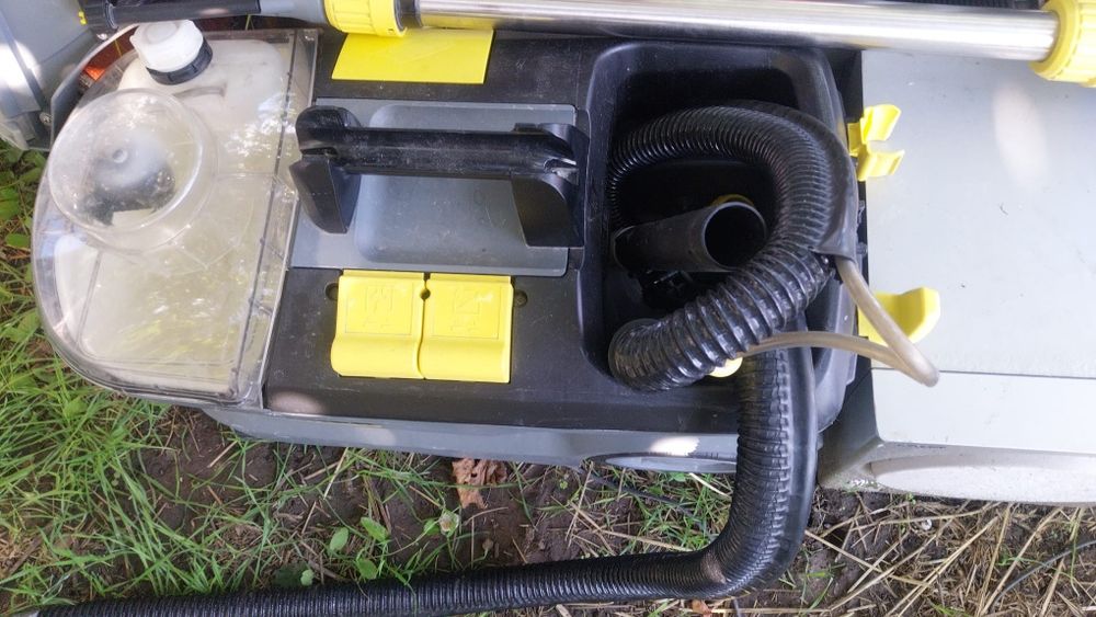 Прахосмукачка Karcher Puzzi 10/2 Profesional Екстрактор Пере и Суши на място Накрайник Седалки