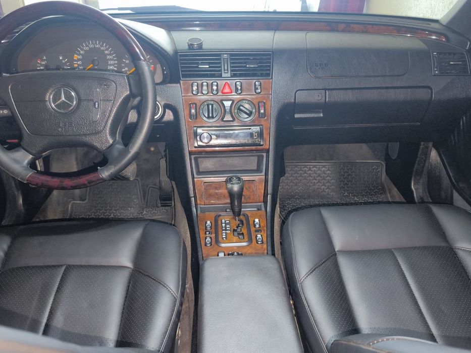 Мерседес 202 рестайлинг 112 3.2 обйом