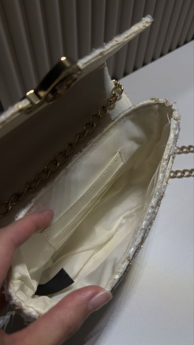 guess сумка светлая ,молочная