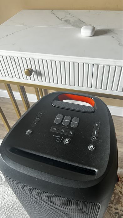 Продаю jbl partybox 310