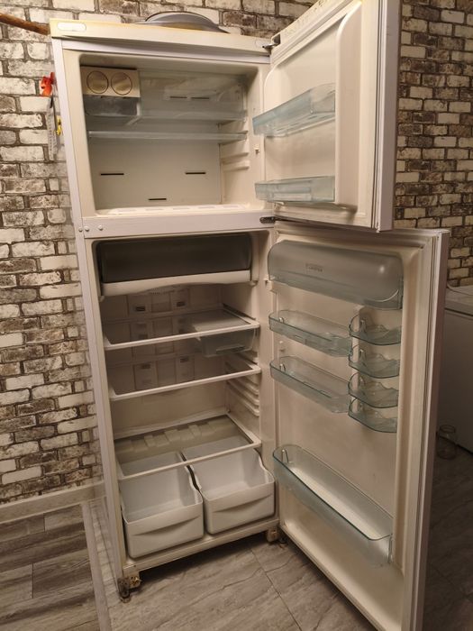 Продам холодильник