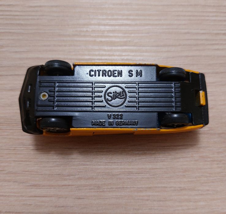 Колекционерски колички siku, corgi juniors, gama