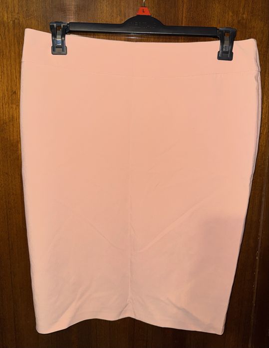 Продам Женстке Юубки костюмы