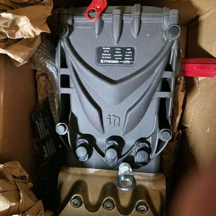 Vând pompă presiune Uraca KD716-G perfectă pentru vidanje / hidrocuraț