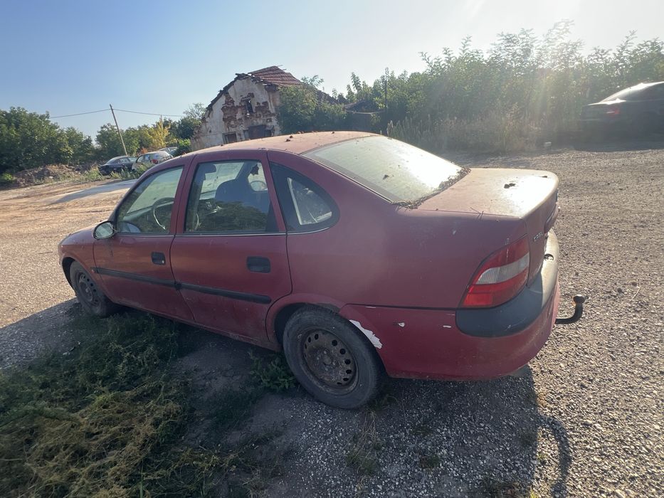 Opel Vectra B 1.6 НА ЧАСТИ