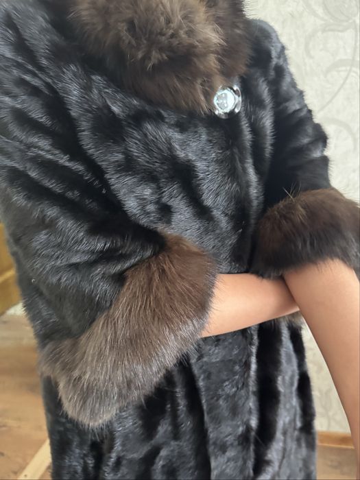 Продам Норковую шубу