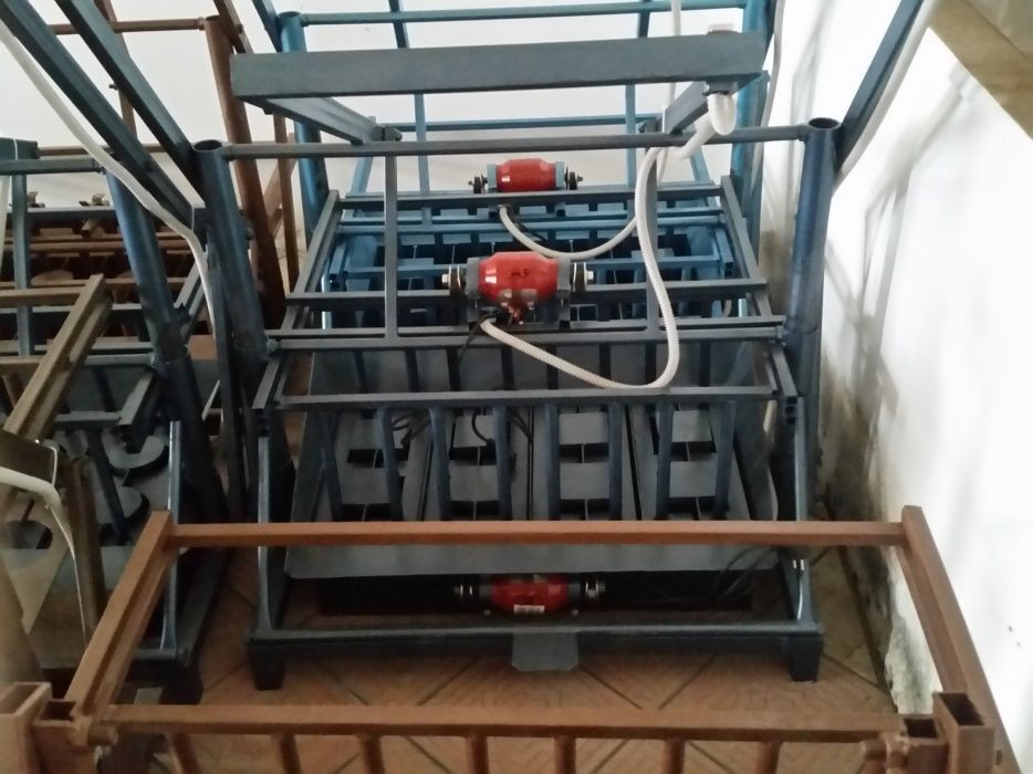 Станок для пескоблока.