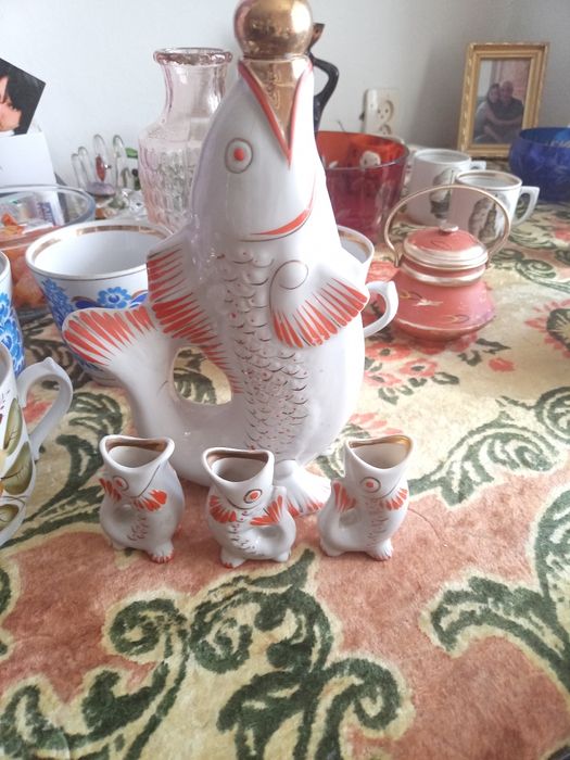 Продам фарфор Рыбка графин ( ЛФЗ)
