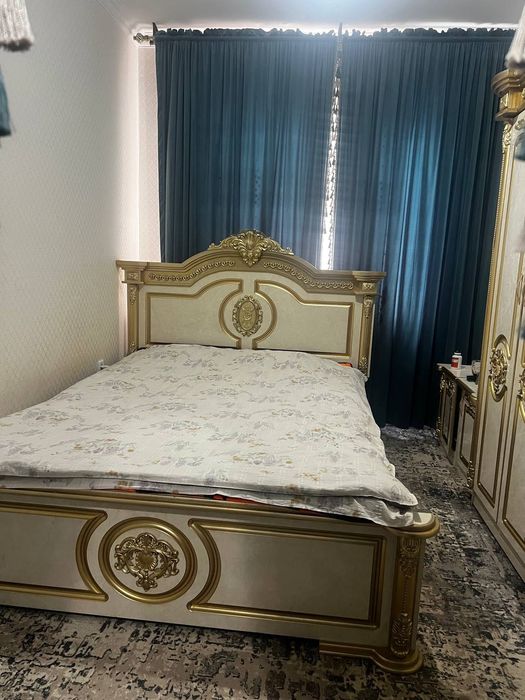 Movorada Dom sotiladi srochni 2 xonali