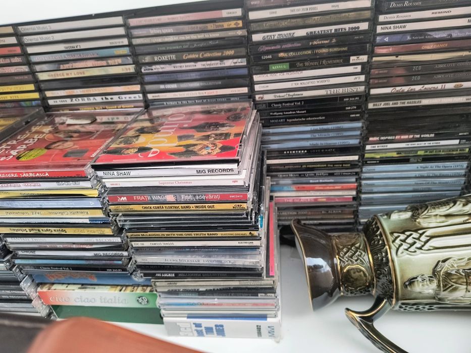 Colecție privată cd- uri și DVD-uri