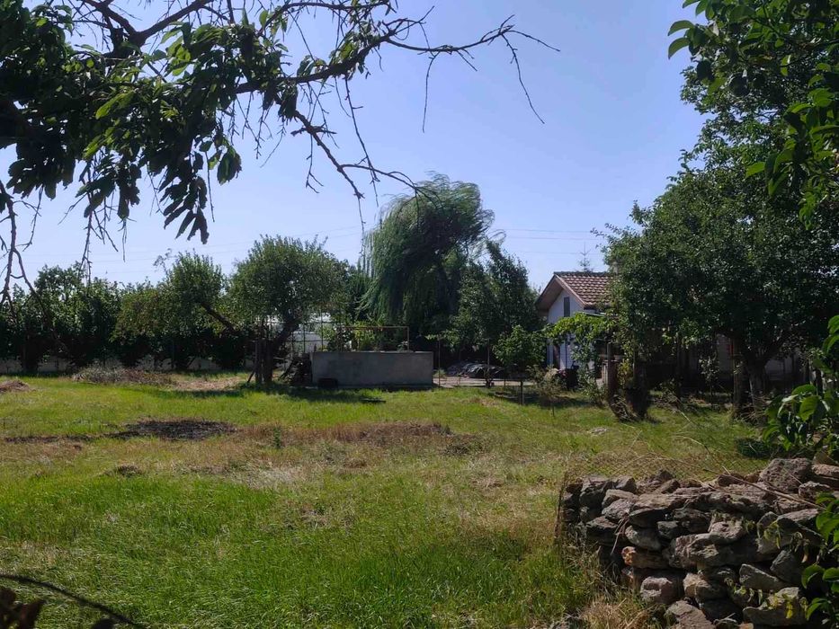 Къща в Безводица