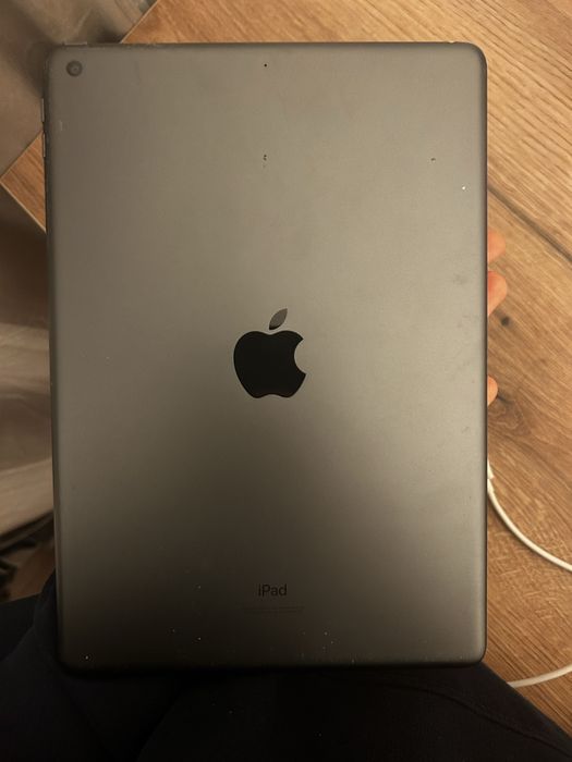 iPad 9th Generation with Apple Pencil first generation Excellent condition