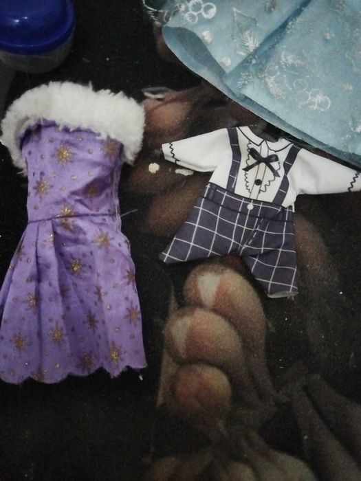Продам куклу с набором одежды