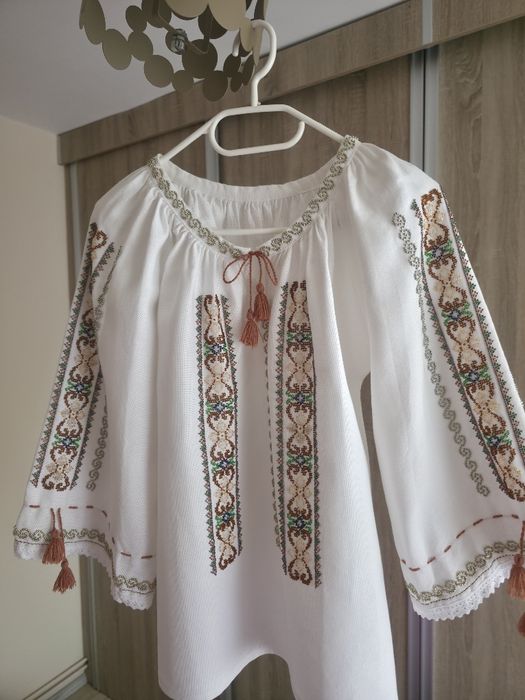 Cămașă cu mărgele