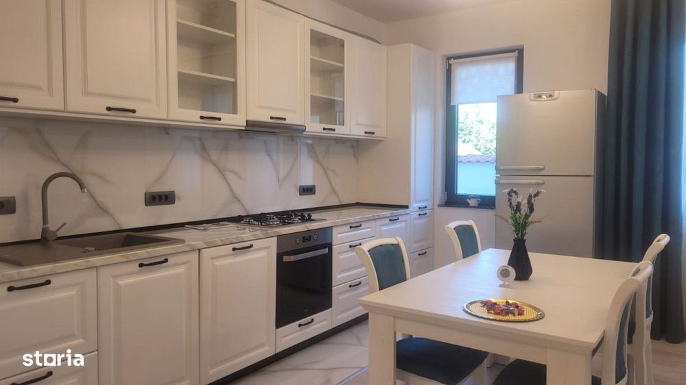 Prima inchiriere - Apartament lux in vila, curte, 2 locuri de parcare — fotografia 1