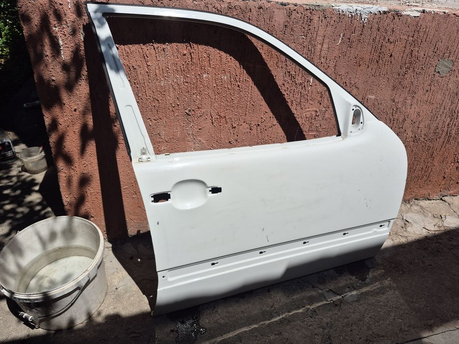 Дверь правая Mercedes W210