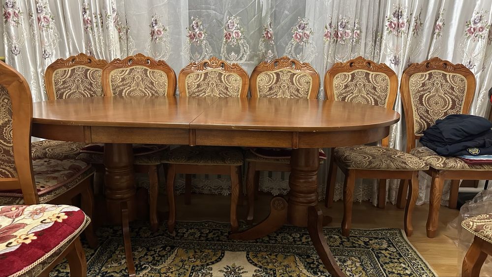 Продам деревянный стол  в хорошем состоянии