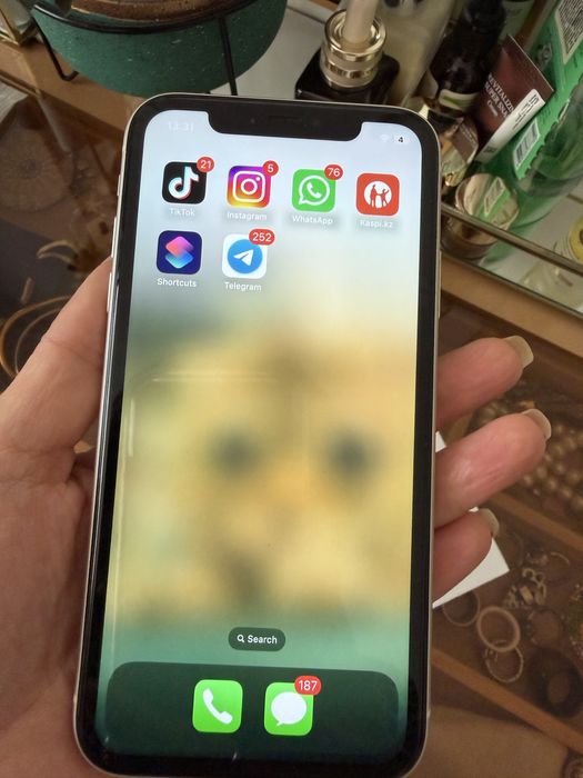 Продаю IPhone 11