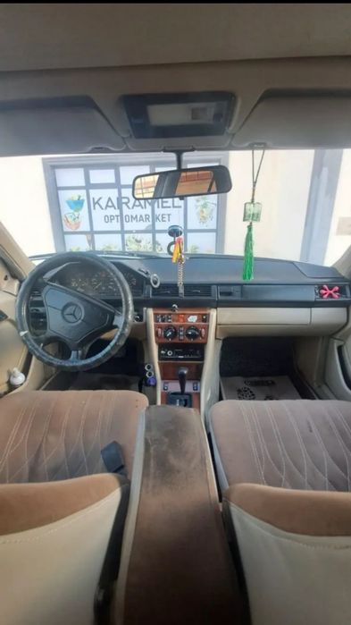 Продаеться Мерседес 124 е230