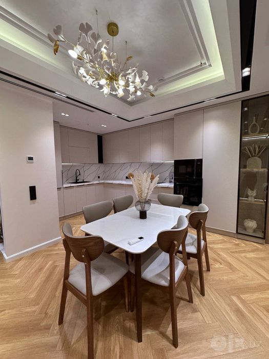 Piramit  Towers 2/36/52 Авторский ремонт мебелль+техника 67м2
