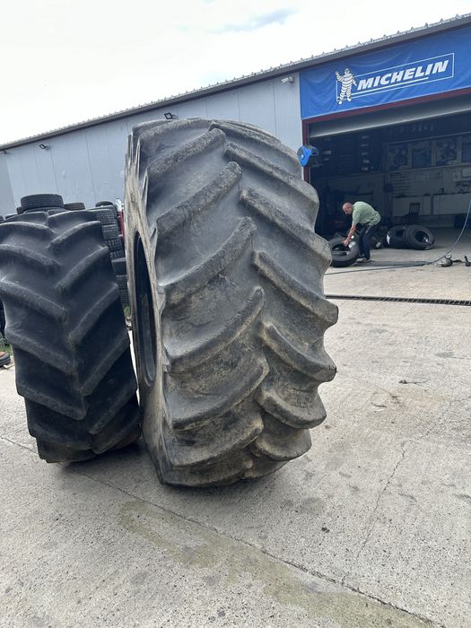 800/75R32 goodyear