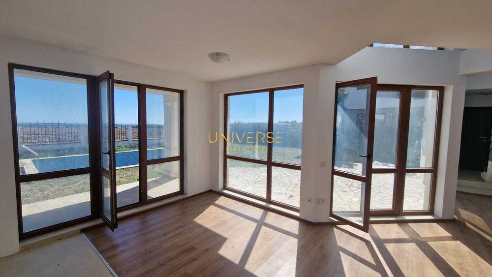 Продава се Къща в к.к. Слънчев бряг - 180 кв.м за 700 €/кв.м - Снимка #4