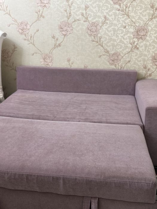 Продае́ться диван кровать