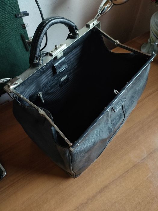 Вместительные сумки, кожа