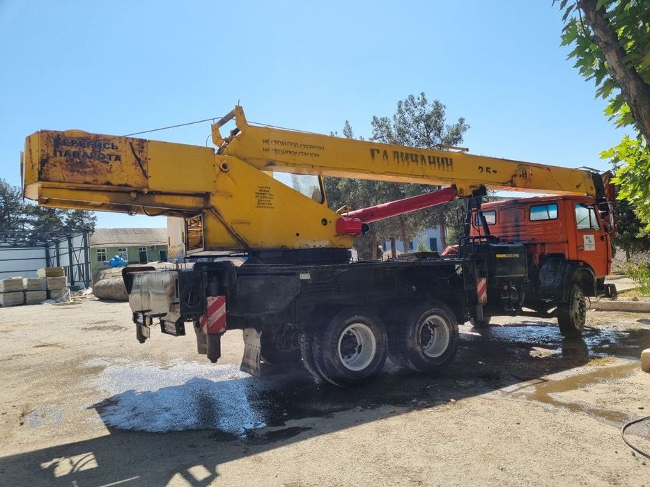 Автокран 25тонна