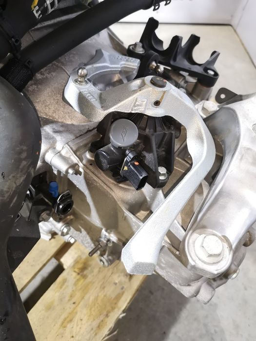 Cutie viteze manuala 6 trepte 1.5 ecoboost YZJA 200CP ford fiesta mk8