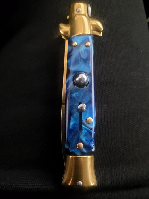 Briceag AKC Italy stiletto